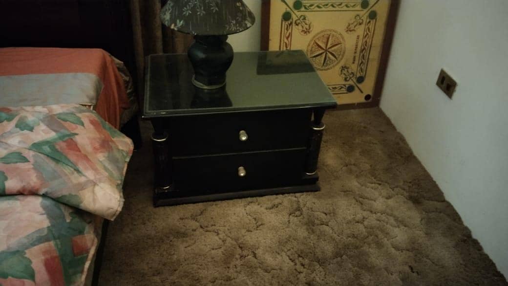 Bed set with side tables 2