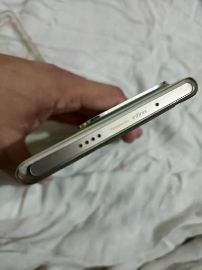 Infinix Zero 30