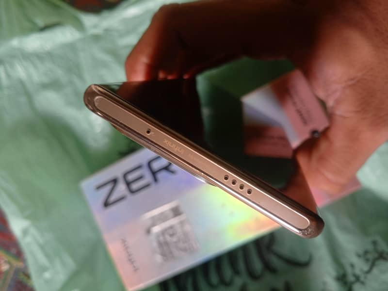 Infinix Zero 30 1