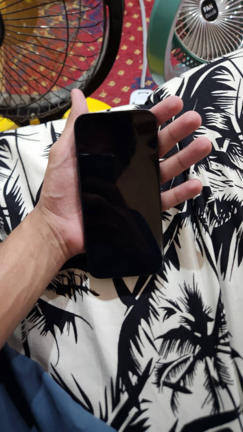 Apple iPhone 15 4