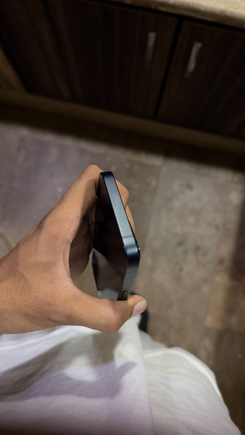 Apple iPhone 13 3