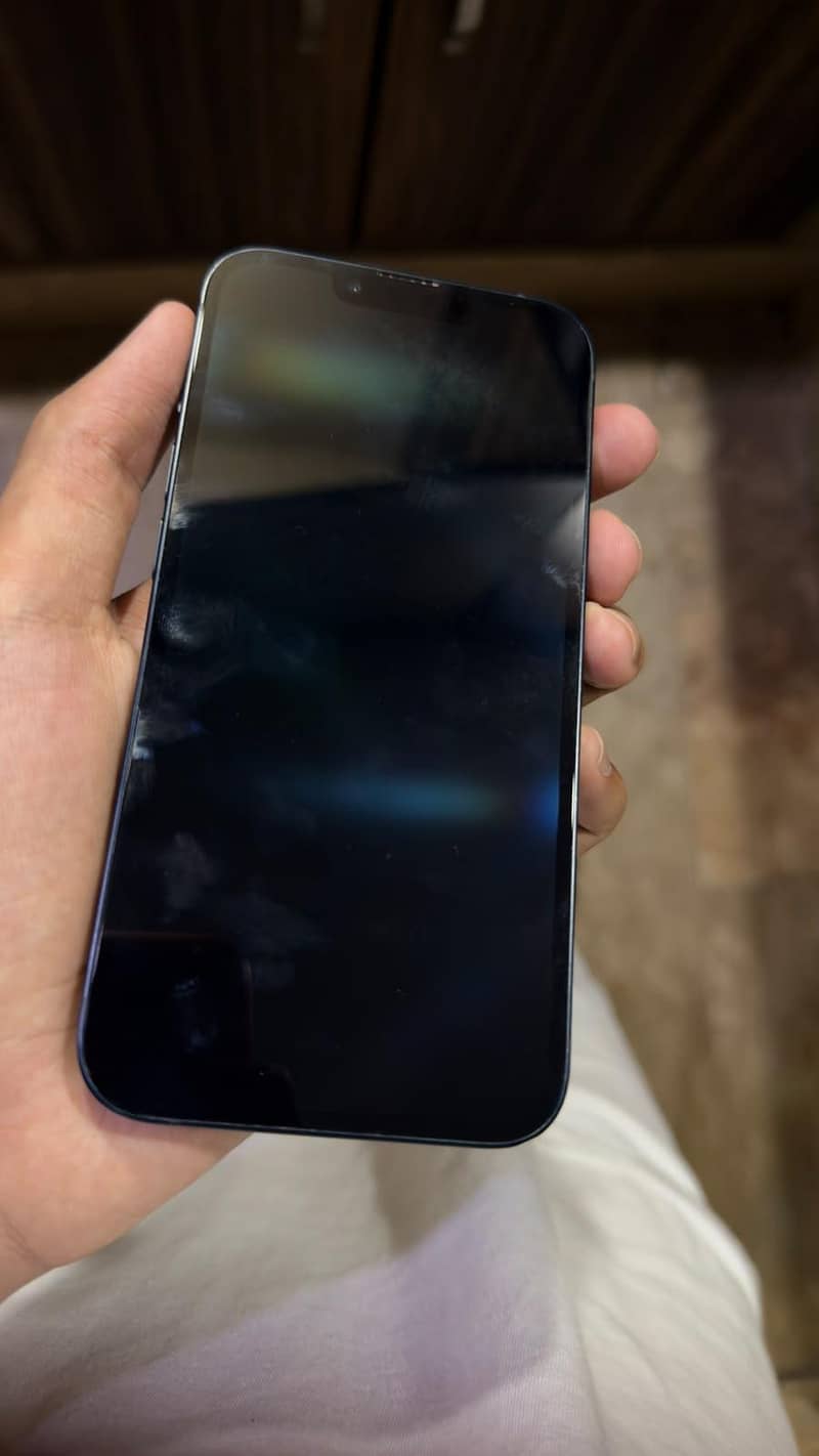Apple iPhone 13 7