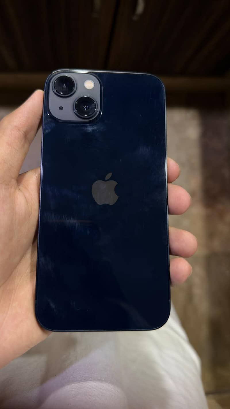 Apple iPhone 13 8
