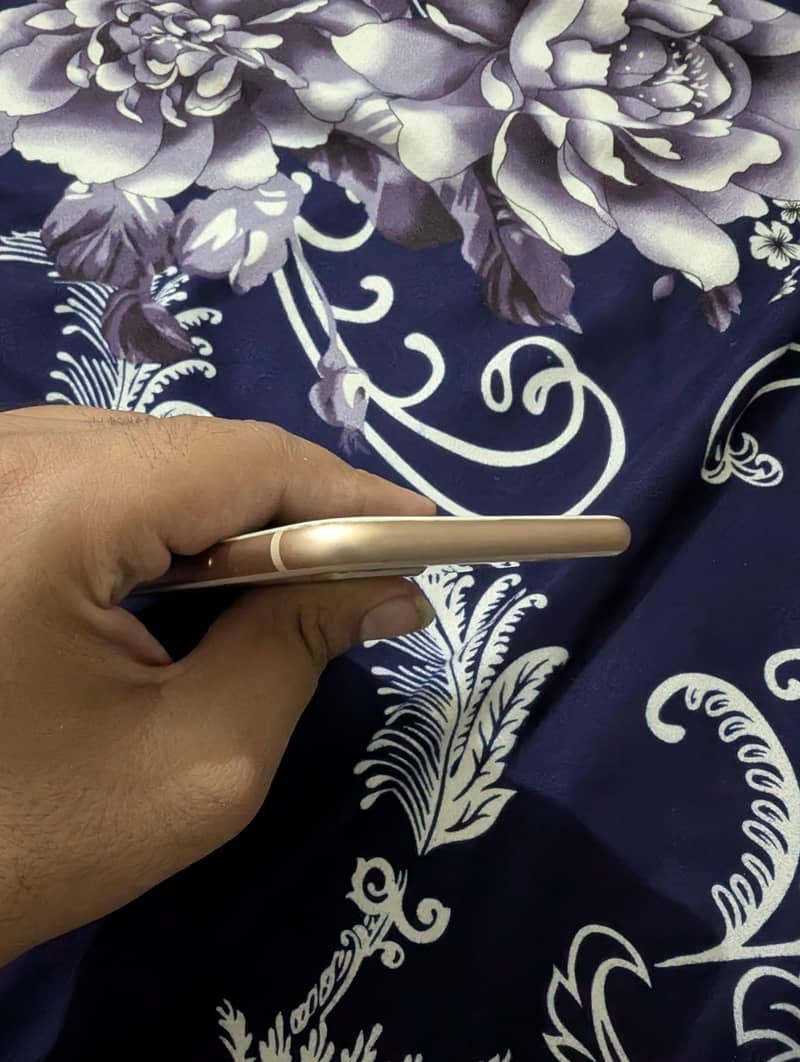 Apple iPhone 8 Plus 3