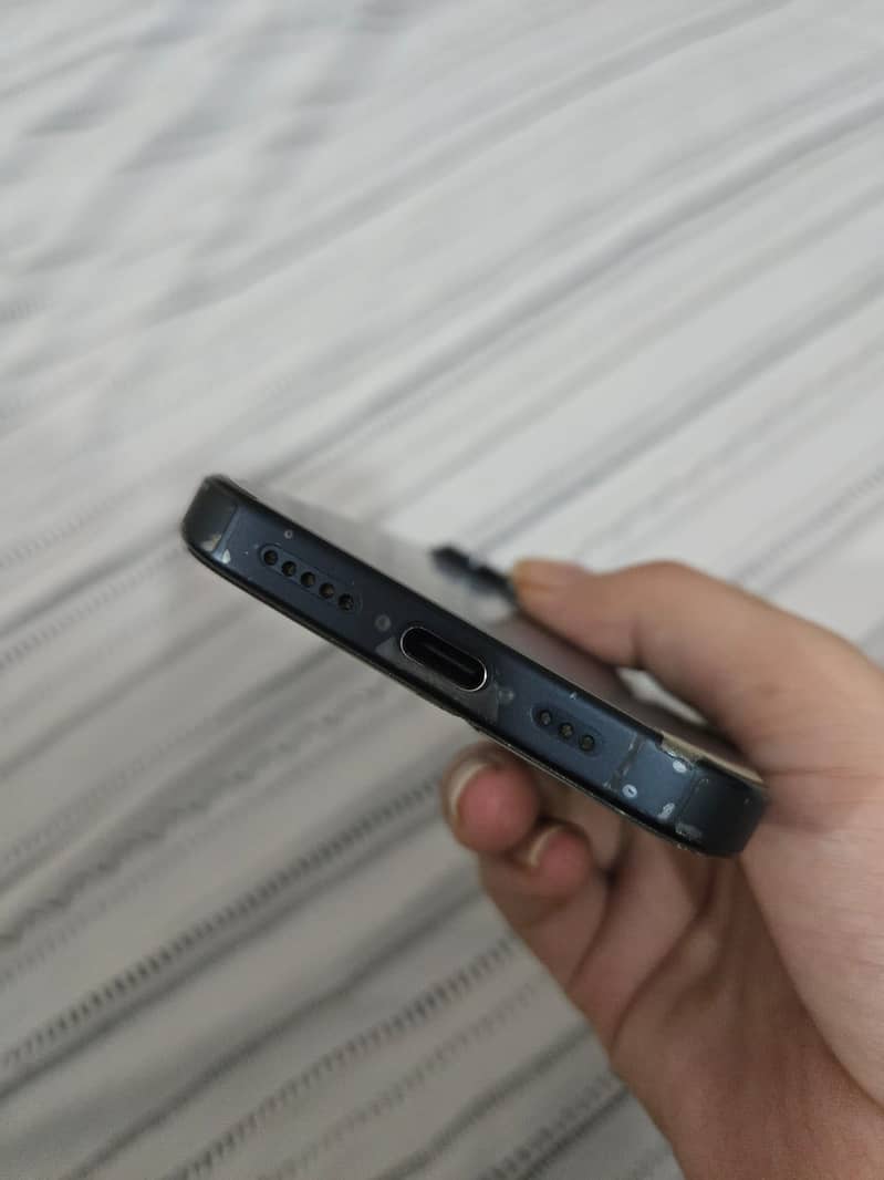 Apple iPhone 15 Pro 2