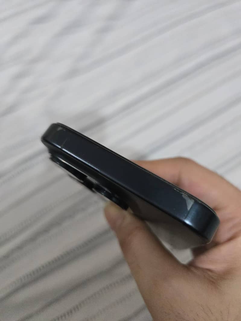 Apple iPhone 15 Pro 3