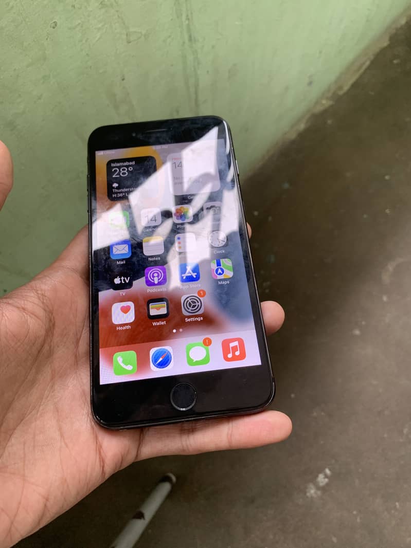 Apple iPhone 7 Plus 1
