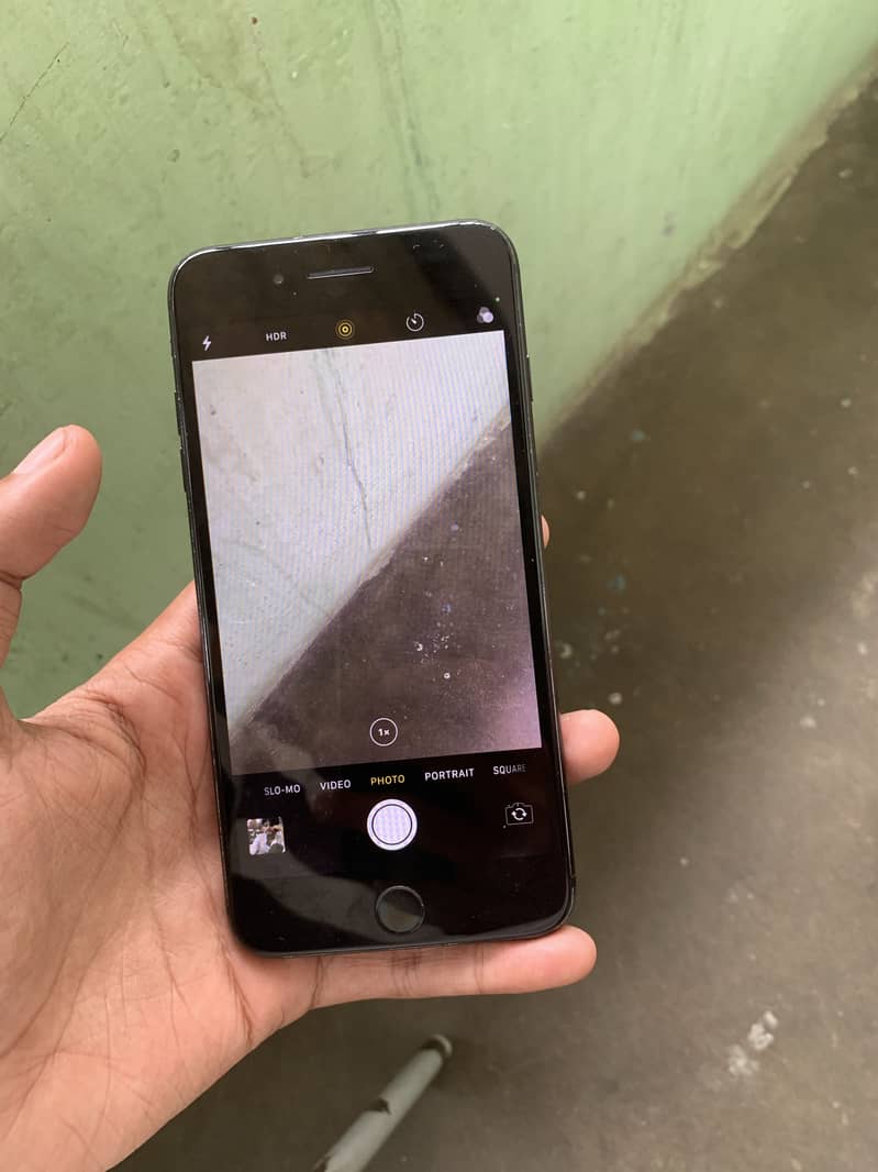 Apple iPhone 7 Plus 2