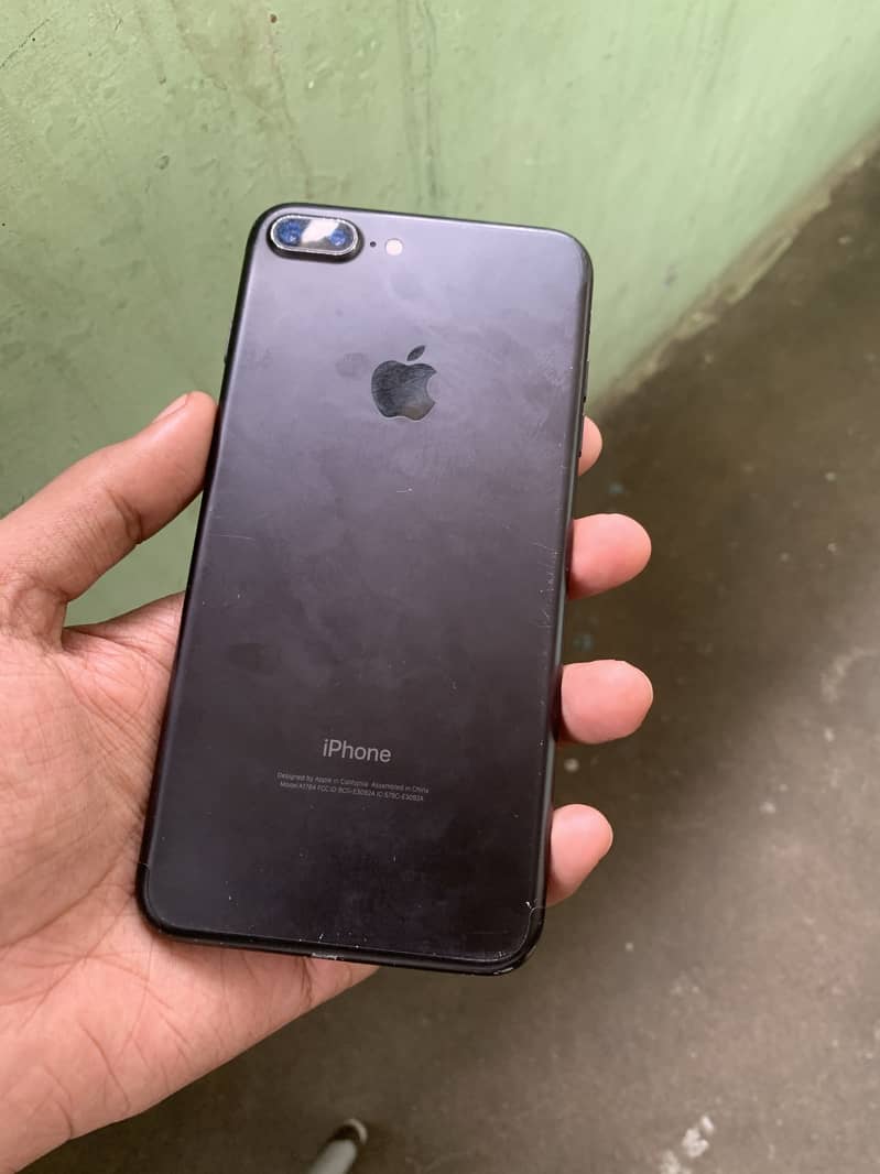 Apple iPhone 7 Plus 3