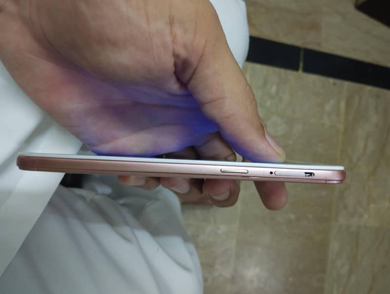 OPPO A57 2