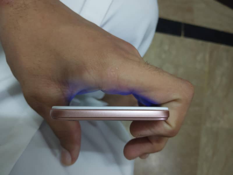 OPPO A57 4