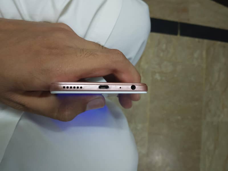 OPPO A57 5