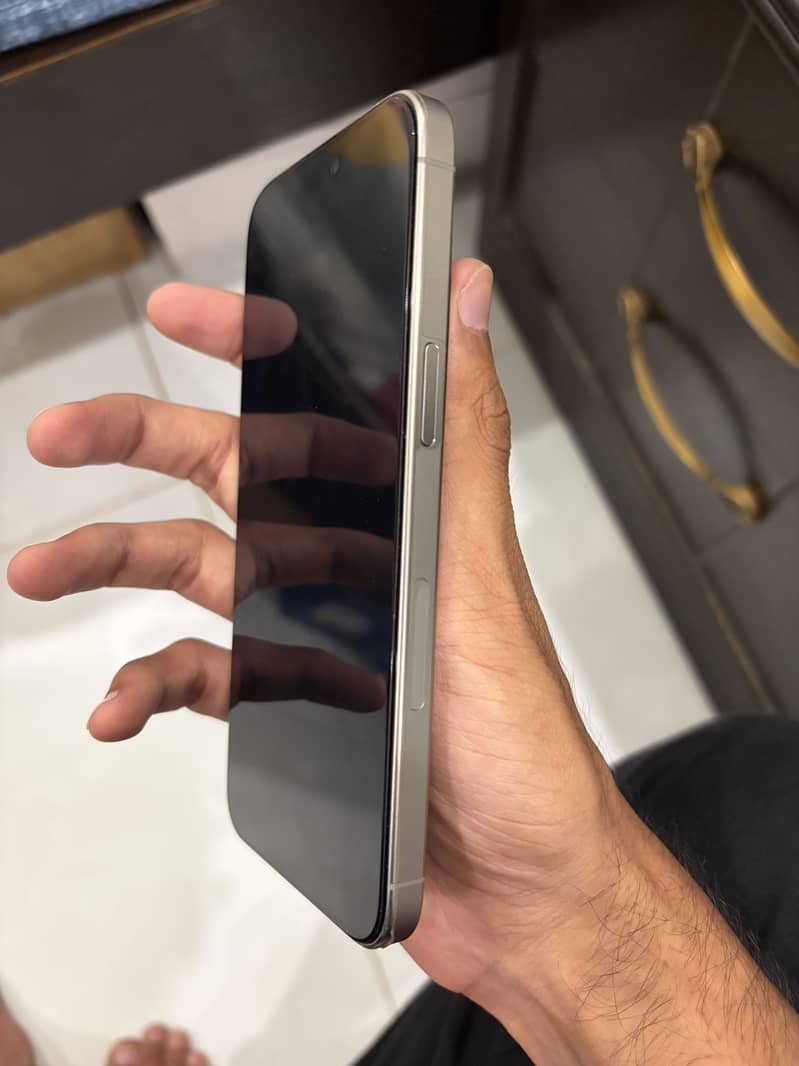 Apple iPhone 15 Pro Max 1