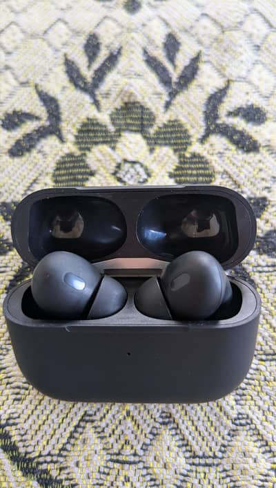 “Premium Quality Wireless AirPods – Excellent Condition
