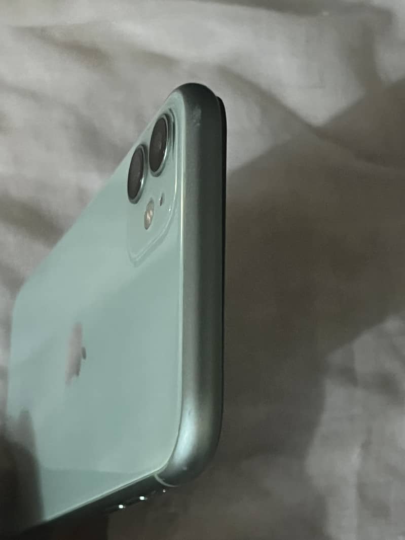 Apple iPhone 11 3