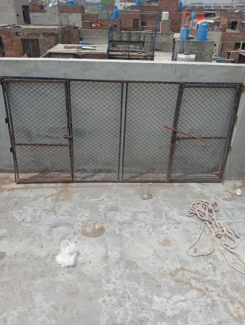 4 cage farnt 0