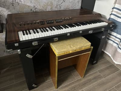 Piano Yamaha Antique Piece
