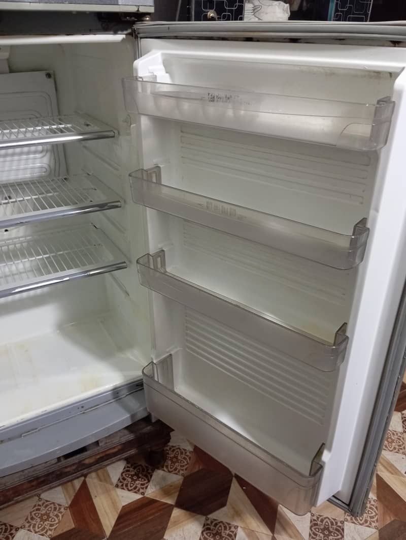 dawlance fridge 1