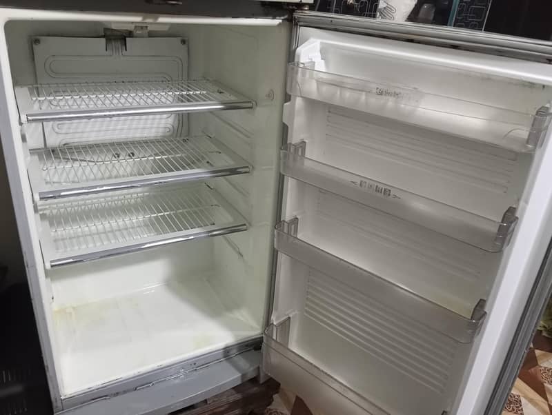 dawlance fridge 2