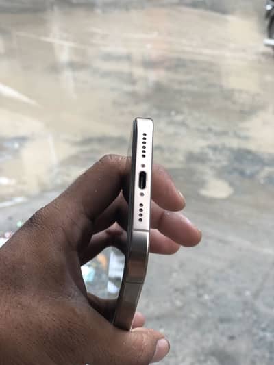 I phone 16 pro max