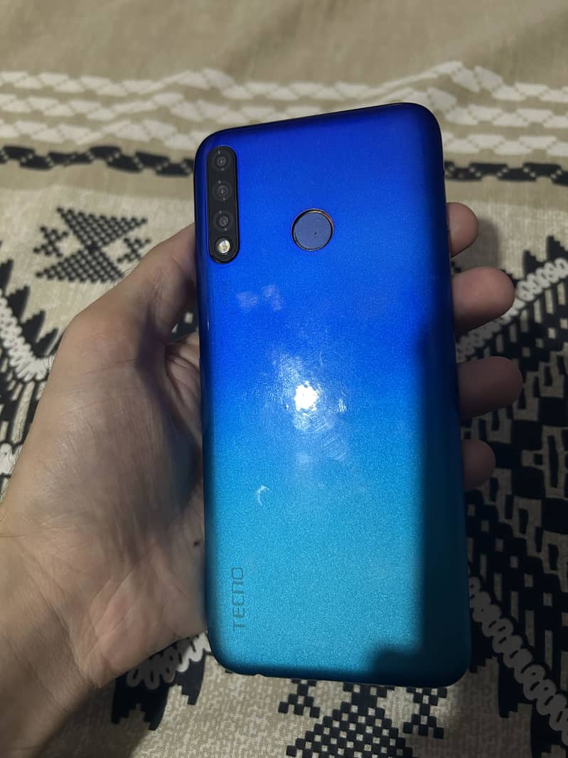 Tecno Spark 4 0