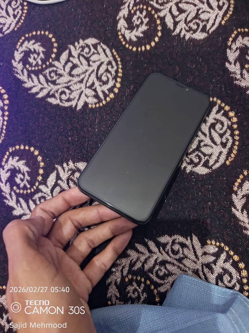 Apple iPhone X 3