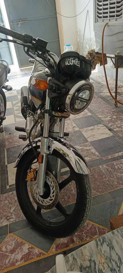 CG150CC NEW  10/10 CONDITIONS BLACK COLO All Punjab Registered