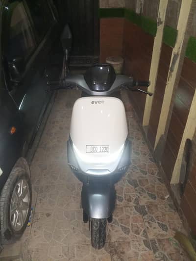 Evee S1 Electric Scooter