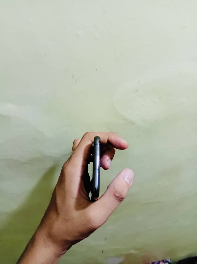 Apple iPhone XS 3