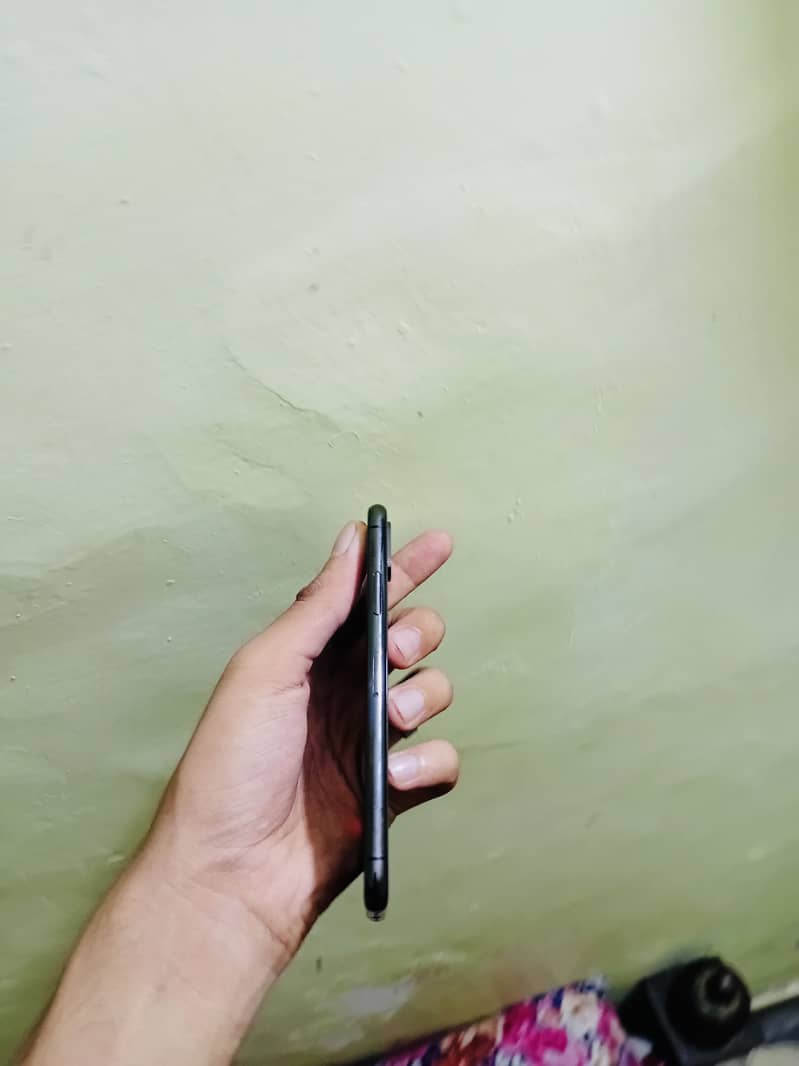 Apple iPhone XS 5