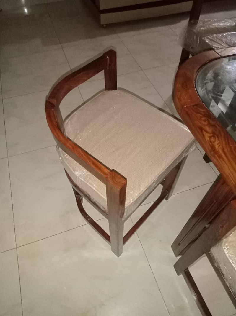 Dining table 4