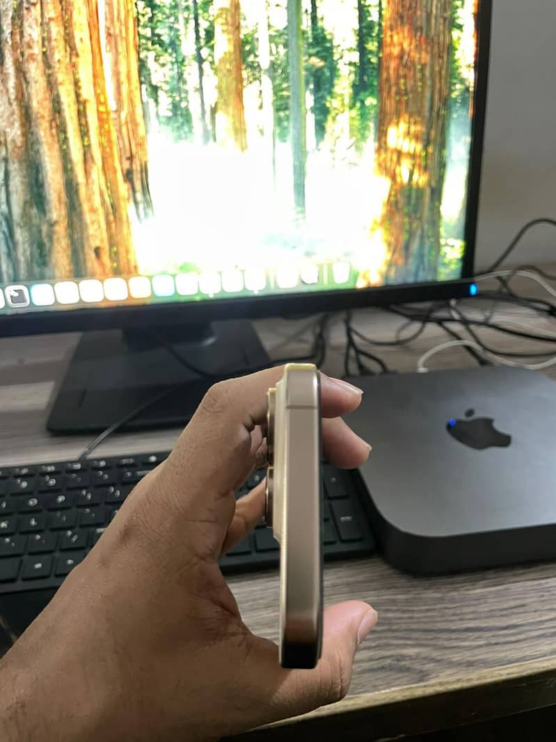 Apple iPhone 16 Pro 4