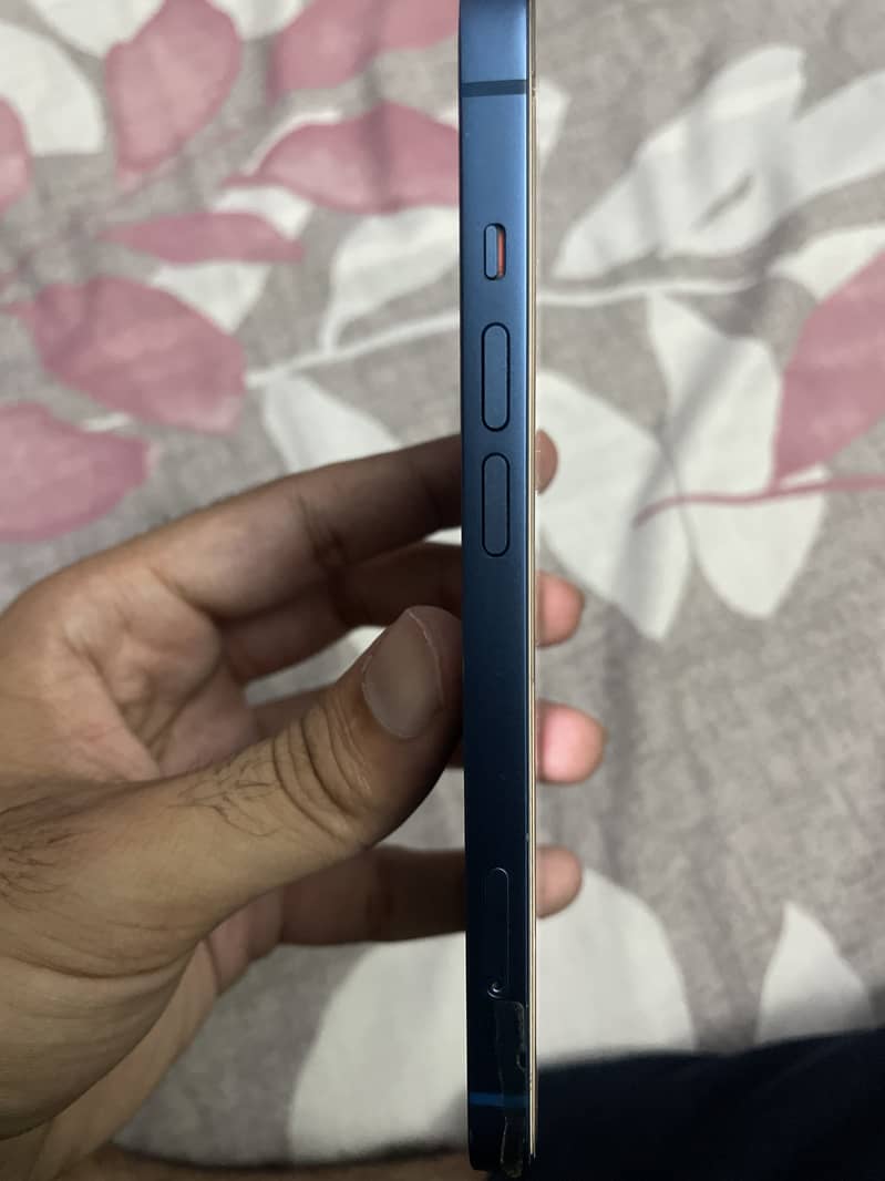 Apple iPhone 13 3