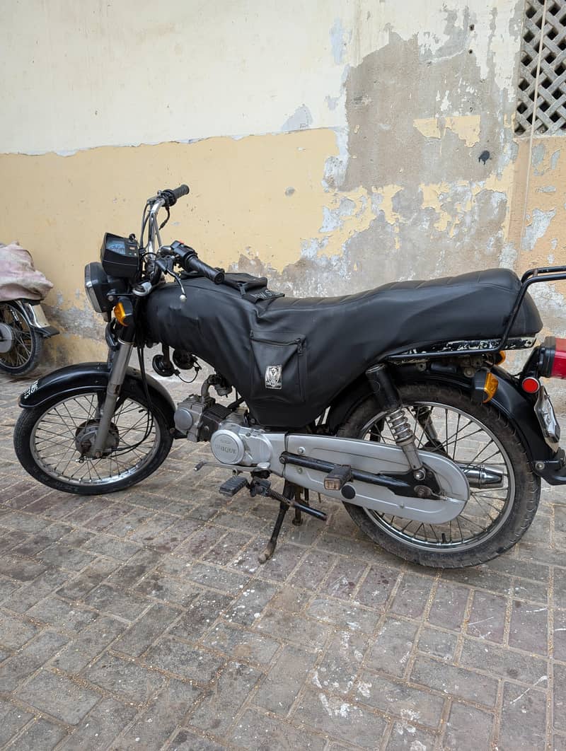 UNIQUE UD70 3
