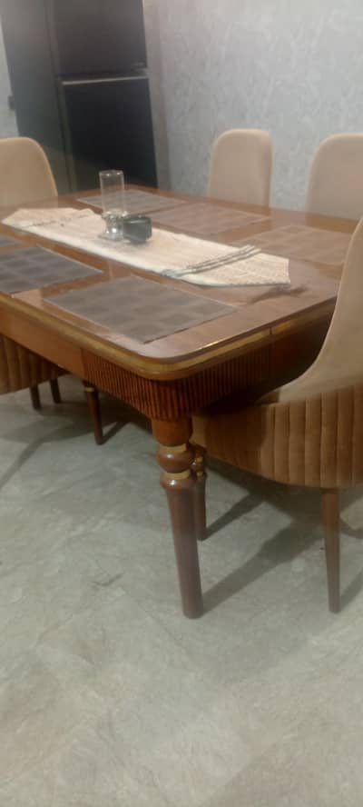 fiver seater dining in Johar town Lahore