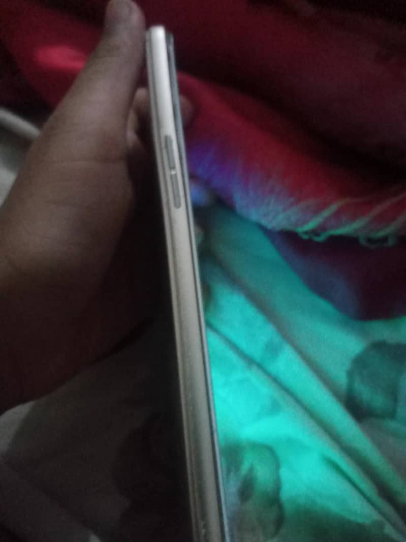 OPPO A37 2