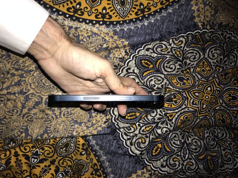 Apple iPhone 13 3
