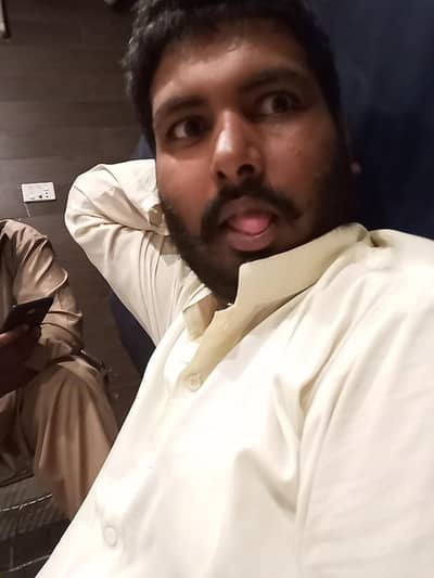 saleem dj parrot ka name ha