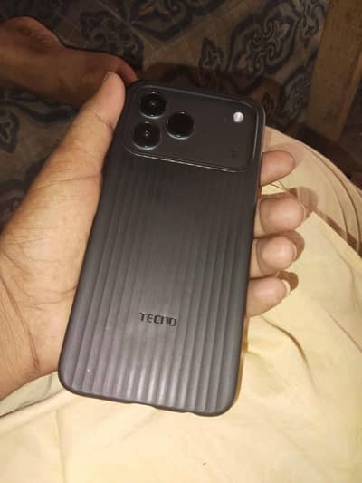 Tecno spark 50 6+12/128GB New Just Use 2days with box charger.