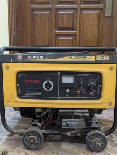 Kipor 2.2 kVA Generator (KGE2500) – Good Condition