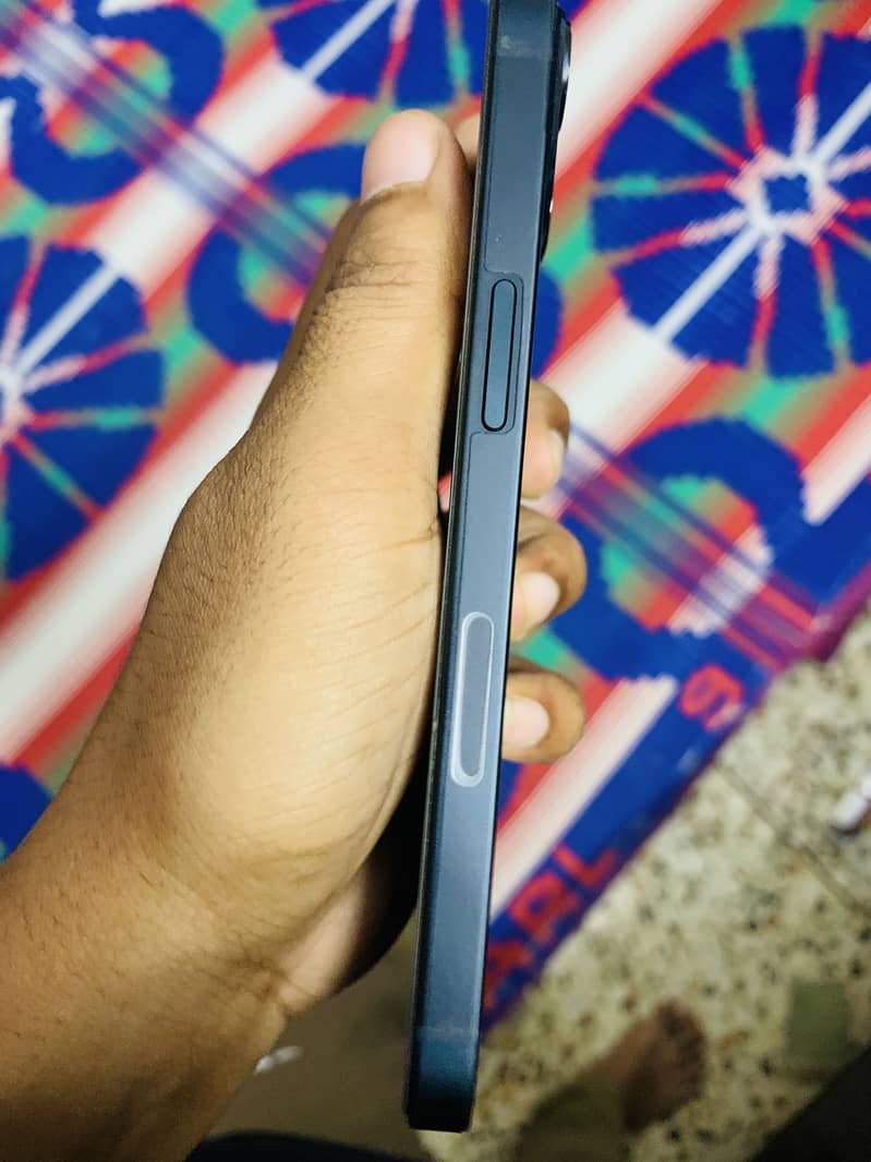 Apple iPhone 13 3