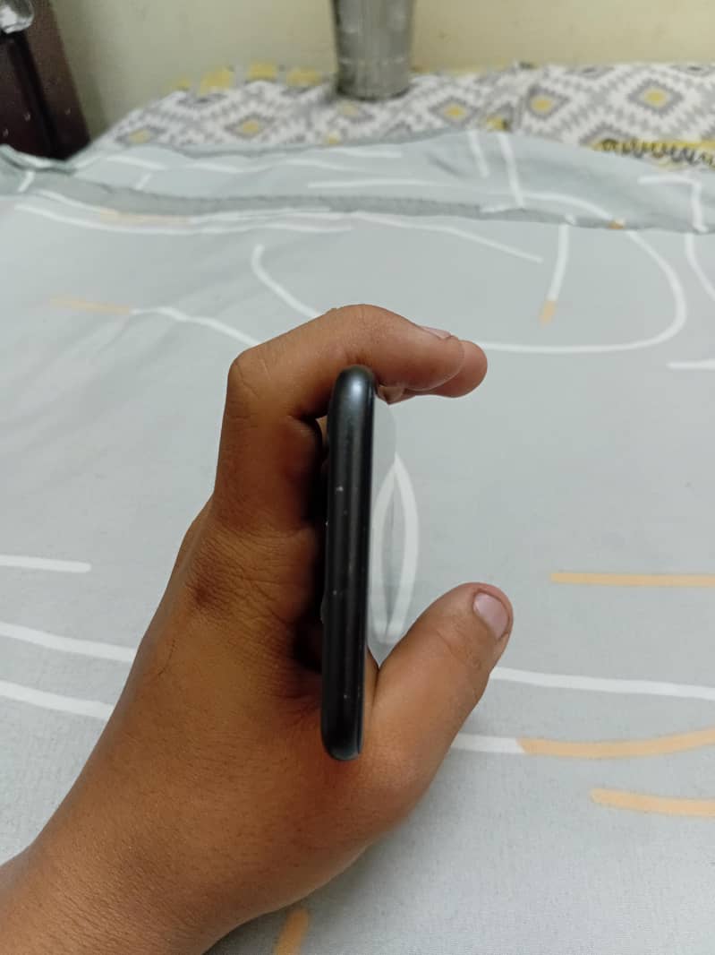 apple iphone 8 4