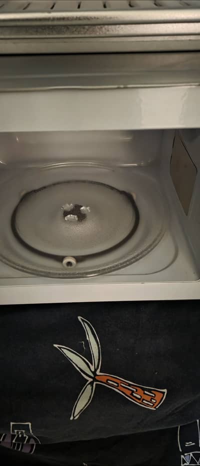 Dawlance microwave hardly used