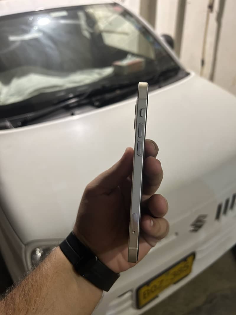 Apple iPhone 12 3