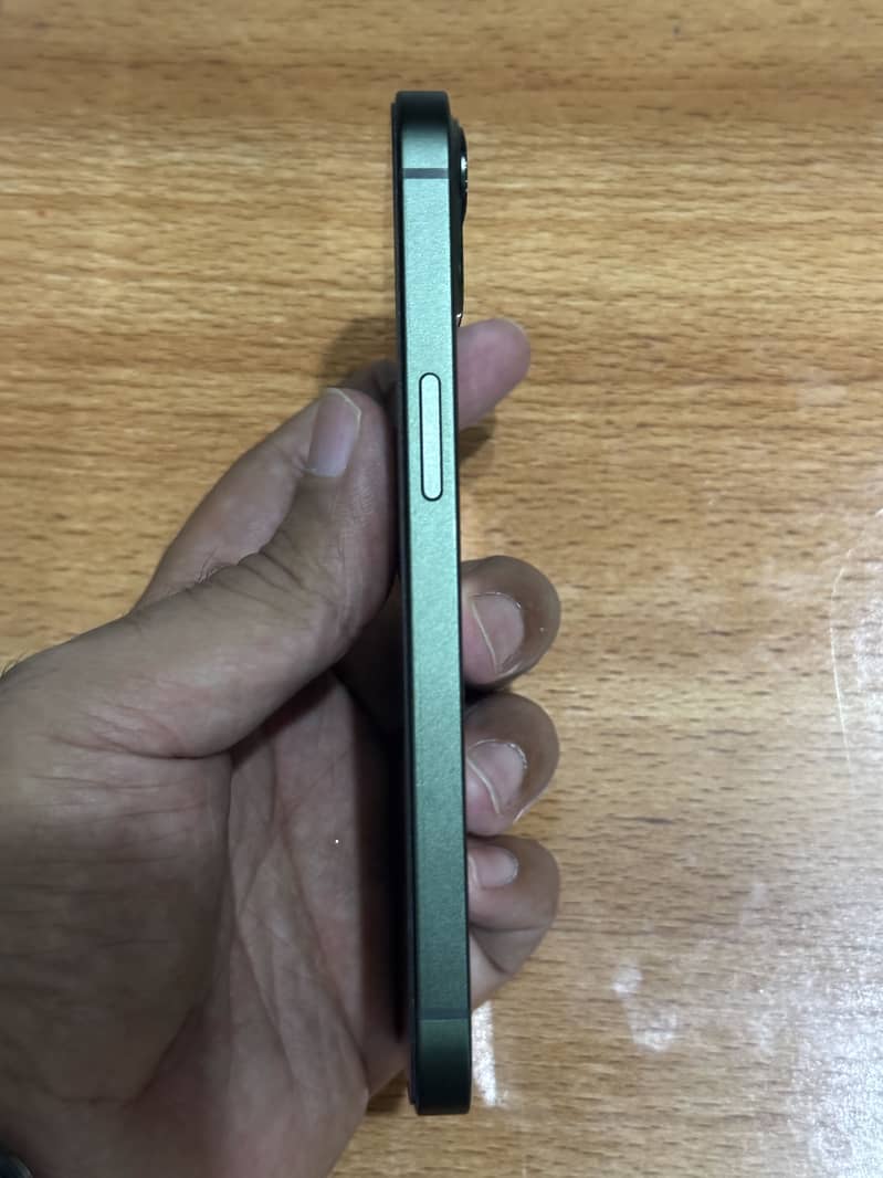 Apple iPhone 13 3