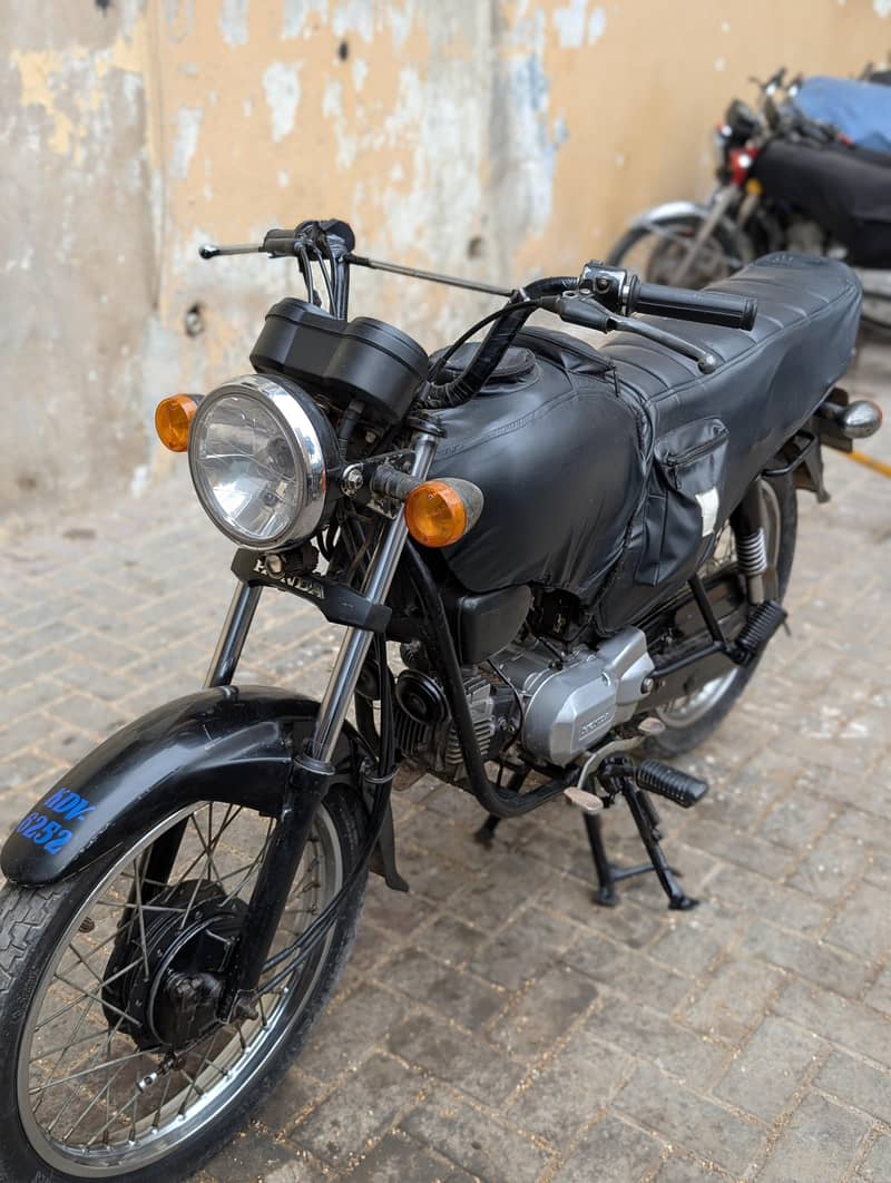 HONDA CD100 1