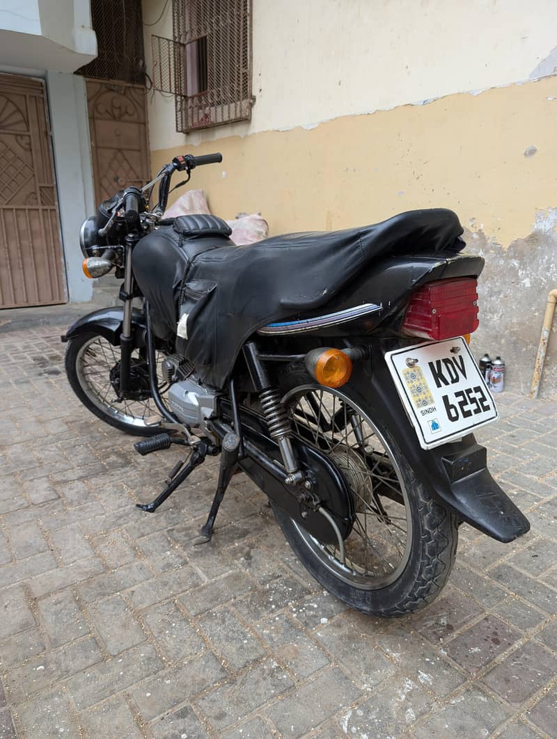 HONDA CD100 4