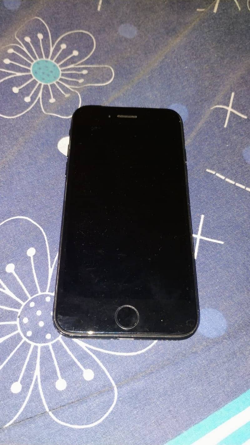 Apple iPhone 7 1