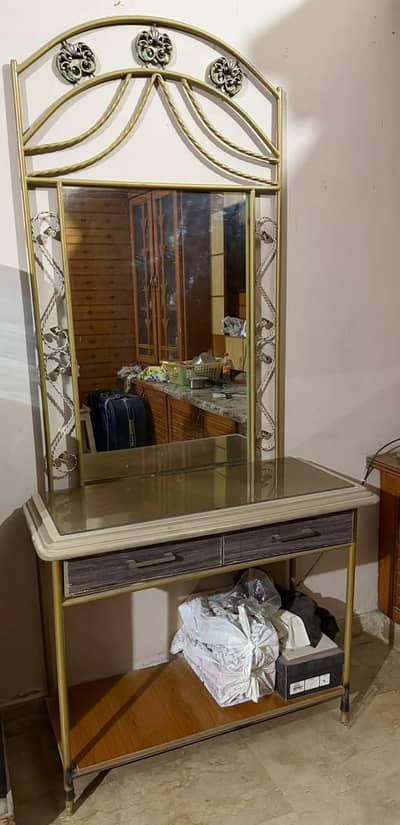 dressing with mirror. . [03353815850)