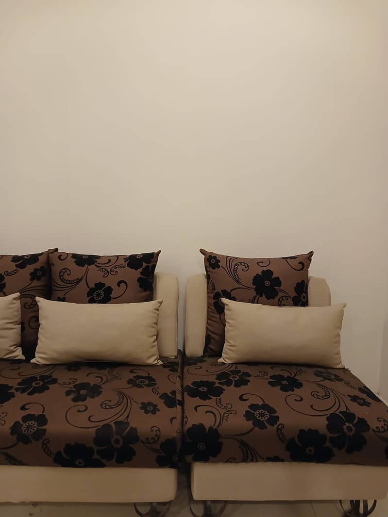 7 SEATER SOFAS IN GOOD CONDITION 1